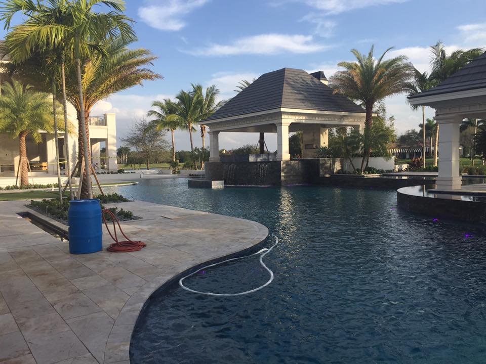 Slide of Leo Roofing & Construction