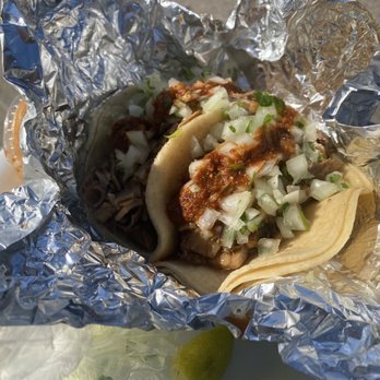 Carnitas El Momo - Tacos - buche and cuero - Food Trucks Near Me - Los Angeles, California Carnitas El Momo - Tacos - buche and cuero - Food Trucks Near Me - Los Angeles, California