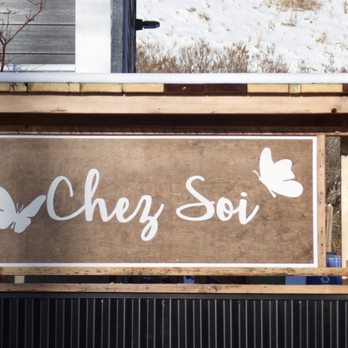 Chez Soi 1912 - Hair Salons Near Me - Cochrane, Alberta