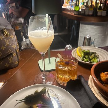 Level 6 - Old fashioned and Lychee Martini - Lounges Near Me - Miami, Florida