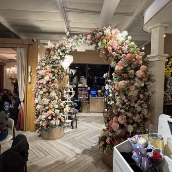 GIWA - Flowers display - Breakfast & Brunch Near Me - Santa Clara, California