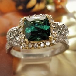 Coddingtown Jewelers - 18 Karat Green Tourmaline ring