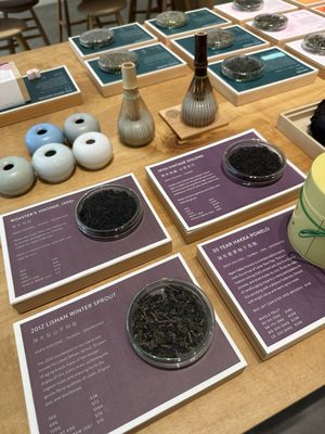 Song Tea & Ceramics by null