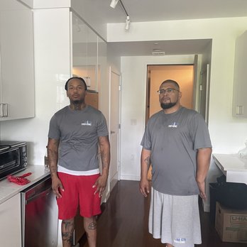 Mic's Moving Company - Carlos and Omar - Movers Near Me Mic's Moving Company - Carlos and Omar - Movers Near Me