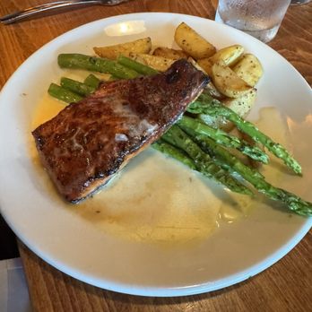 Elliott's Oyster House - Coho Grilled Salmon - Seafood Near Me - Seattle, Washington