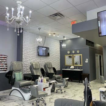 Diva Nails & Spa - Updates salon - Nail Salons Near Me - Melbourne, Florida