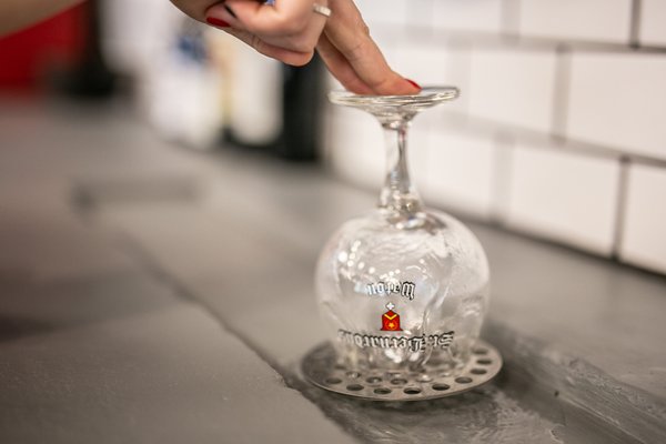 Pinkies Up Beer and Wine by null