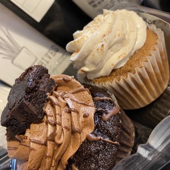 Sweet Gaga’s Bakery - Cupcakes close up - Bakeries Near Me - Alexander City, Alabama Sweet Gaga’s Bakery - Cupcakes close up - Bakeries Near Me - Alexander City, Alabama