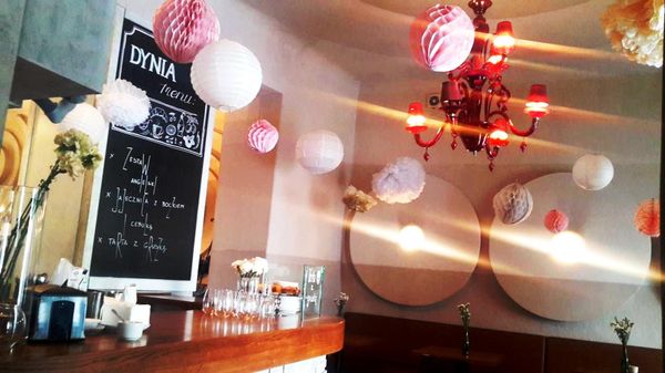 Dynia Resto Bar by null