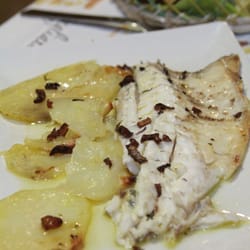 Los Pepes - Dorada con patatas y ajo- Grilled Dorade (gilthead bream) with baked potatoes and roasted garlic
