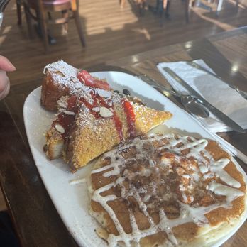 Broken Yolk Cafe - Three toast - American Near Me - Corona, California Broken Yolk Cafe - Three toast - American Near Me - Corona, California