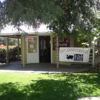 Black Sheep Winery - Approach to the quaint tasting room - Wine Tasting Room Near Me - Murphys, California