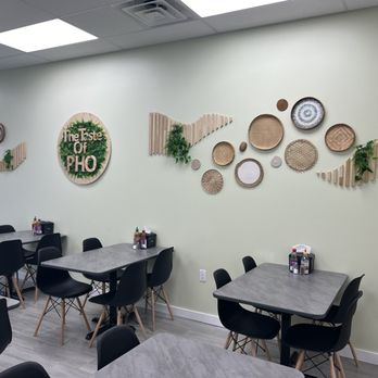 V’Town - Minimalistic, natural decor. Classic sriracha and hoisin sauce on every table! - Vietnamese Near Me - Cranbury, New Jersey V’Town - Minimalistic, natural decor. Classic sriracha and hoisin sauce on every table! - Vietnamese Near Me - Cranbury, New Jersey
