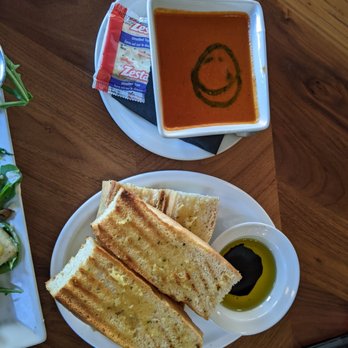 Vaticano Cucina - Tomato soup and garlic bread - Italian Near Me - Edmonton, Alberta Vaticano Cucina - Tomato soup and garlic bread - Italian Near Me - Edmonton, Alberta