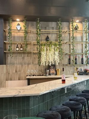 Pur Noire Urban Wineries by null