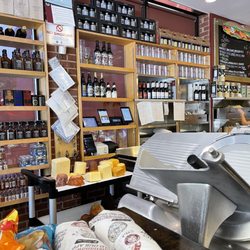 North Buena Deli & Wine Uptown