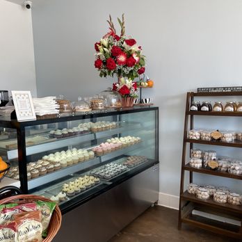 Dulce Cielo - Inside - Bakeries Near Me - Monrovia, California