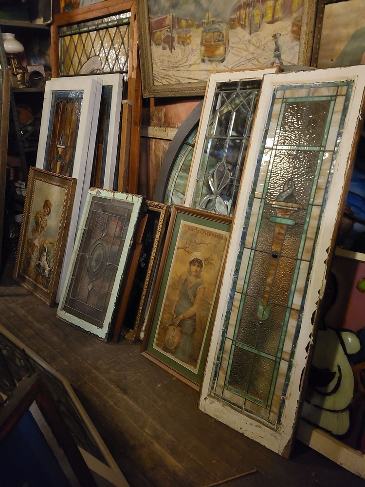 SLOAN’S ANTIQUES Updated September 2024 37 Photos 730 William St