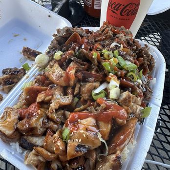 Golden Bowl - Beef Teri & Chicken - Large with Sriracha - Japanese Near Me - Buena Park, California