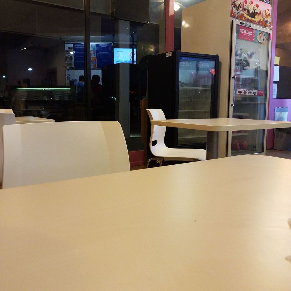 Updated tables. Polite staff. Updated tables. Polite staff.
