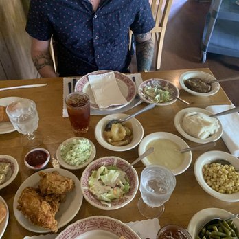 Dan'l Boone Inn - Family style meal - Bed & Breakfast Near Me - Boone, North Carolina Dan'l Boone Inn - Family style meal - Bed & Breakfast Near Me - Boone, North Carolina