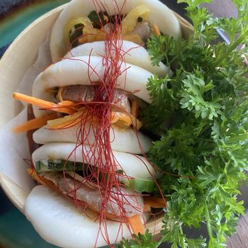 Flying Machine Oyster Bar - Tuna bao buns - Burgers Near Me - Wrightsville Beach, North Carolina