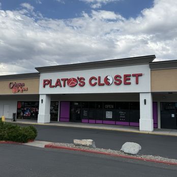 1. Platos Closet