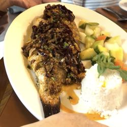 Red snapper with garlic sauce