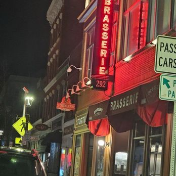 Brasserie 292 - Outside - Brasseries Near Me - Poughkeepsie, New York