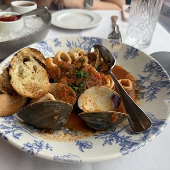 22 Bowen's - Frutti di mare - New American Near Me - Newport, Rhode Island