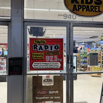 Polly's Pet Shop - Pet Stores Near Me - Universal City, Texas