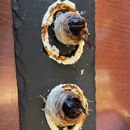 Stuffed fig meze