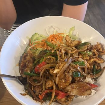Pho Saigon Bay - Lodi - Lemon grass chicken - Vietnamese Near Me - Lodi, California Pho Saigon Bay - Lodi - Lemon grass chicken - Vietnamese Near Me - Lodi, California