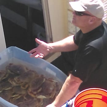 Pillar Point Harbor - Lovely 2 pounder Dungeness crab which are like ocean swimmers - Rafting/Kayaking Near Me - Half Moon Bay, California Pillar Point Harbor - Lovely 2 pounder Dungeness crab which are like ocean swimmers - Rafting/Kayaking Near Me - Half Moon Bay, California