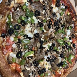 Large pizza with everything