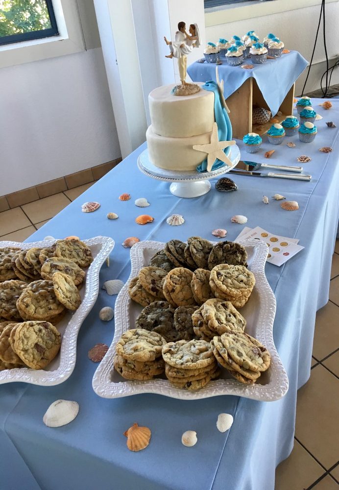 Divine Sweets by Ana Logo