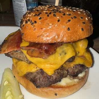 Yard House - BBQ Bacon Cheddar - New American Near Me - Friendswood, Texas