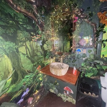 Julia's Vegetarian Restaurant - Fairy bathroom - Vegetarian Near Me - Pacific Grove, California