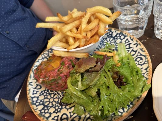 Au Rocher de Cancale by null