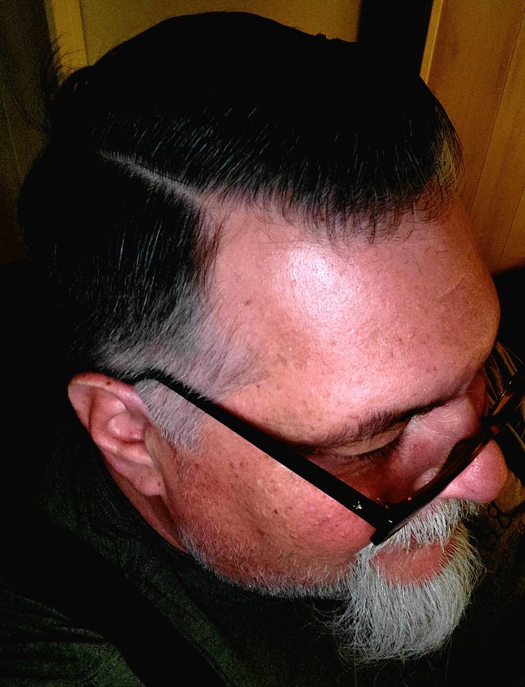 Knockouts Haircuts & Grooming Logo