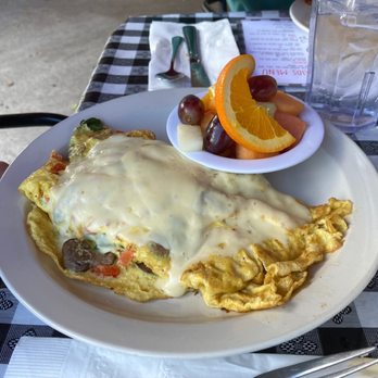 Mo's Egg House - Vegetable Omelet with Fruit - Breakfast & Brunch Near Me - Temecula, California Mo's Egg House - Vegetable Omelet with Fruit - Breakfast & Brunch Near Me - Temecula, California