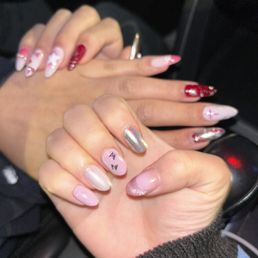 nails