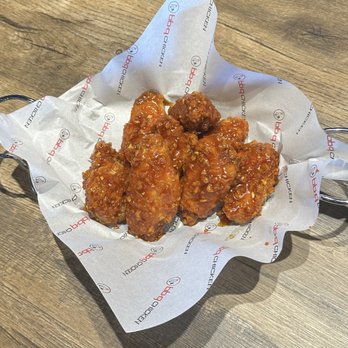 bb.q Chicken 132nd Center Omaha - Secret Sauce Wings - Korean Near Me - Omaha, Nebraska