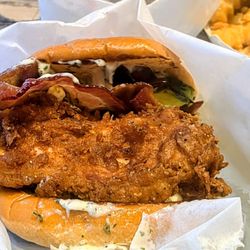 Chicken bacon avacado