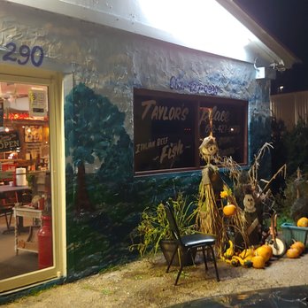 Taylor's Place - Outside view - Italian Near Me - Burnsville, Mississippi