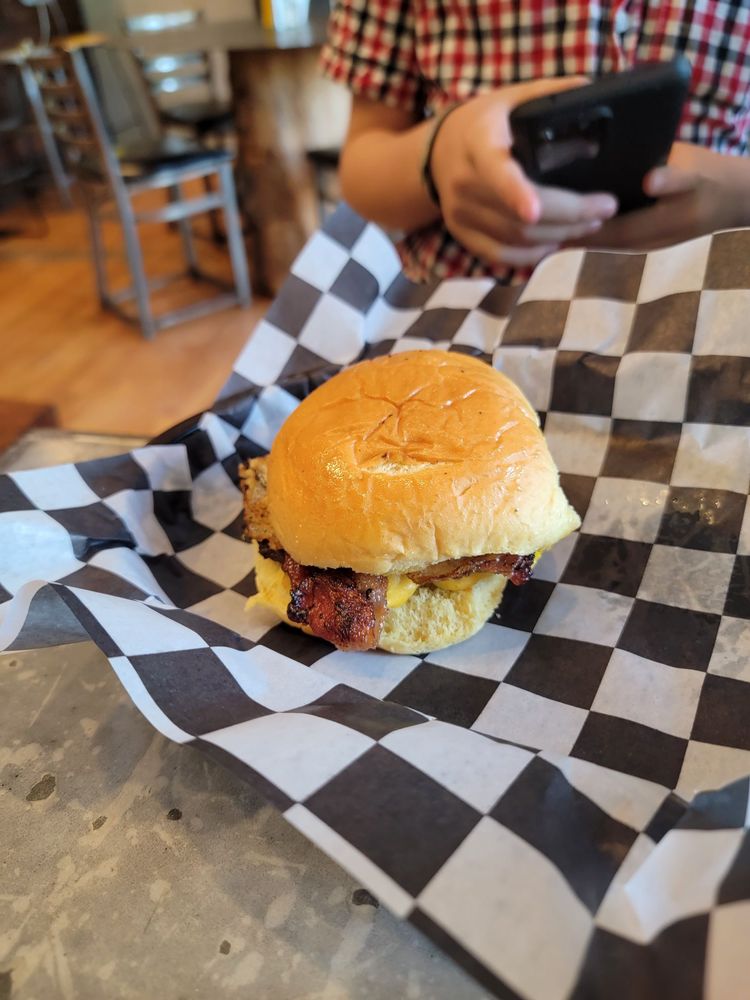 COMEBACK BURGER 13 Photos & 15 Reviews 404B N Sycamore St