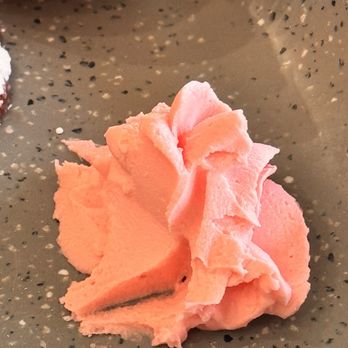 Cafe Mimosa - Strawberry "butter" or frosting? Who knows - Breakfast & Brunch Near Me - Petaluma, California