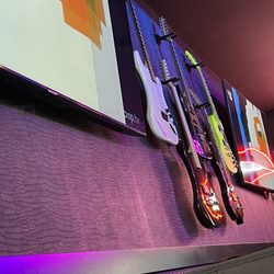 Rock N Roll Sushi - Decor
