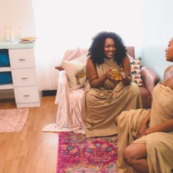 Tenderyoni - Bring a friend, sister, daughter, mom or your partner to steam with you! We offer couple sessions!
