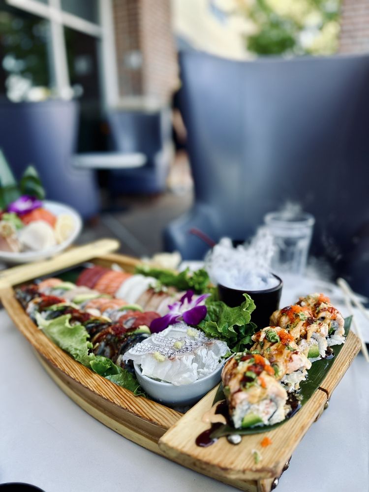 Toro Sushi Stone Grill & Bar
